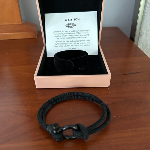 Bracelet - Picture 3 of 3